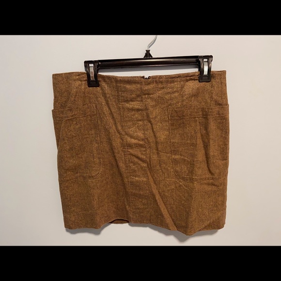 GAP Gold Skirt. - Picture 3 of 4